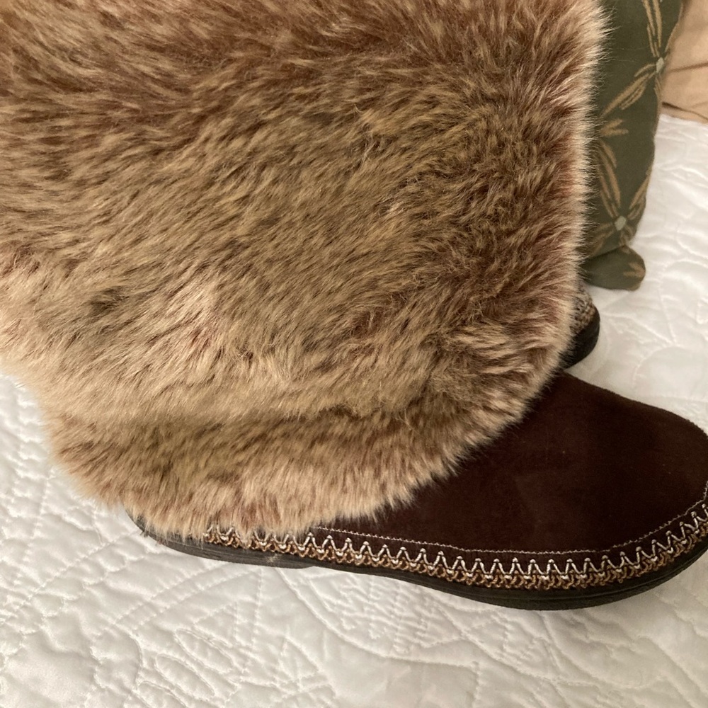 Women’s Isotoner Woodlanders women’s size 8.5-9